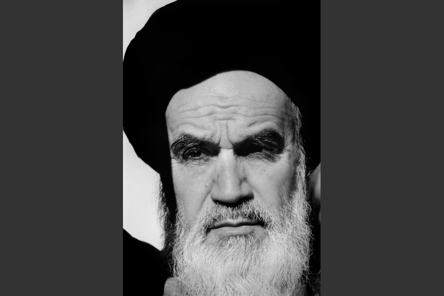 Portrait of the Ayatollah.